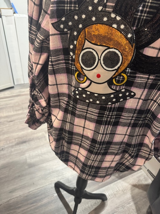 The Unbranded Brand Tops - Girls' Pink & Black Plaid Graphic Long-Sleeve Top